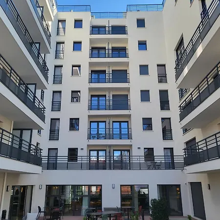 Zenao Aparthotel 3*